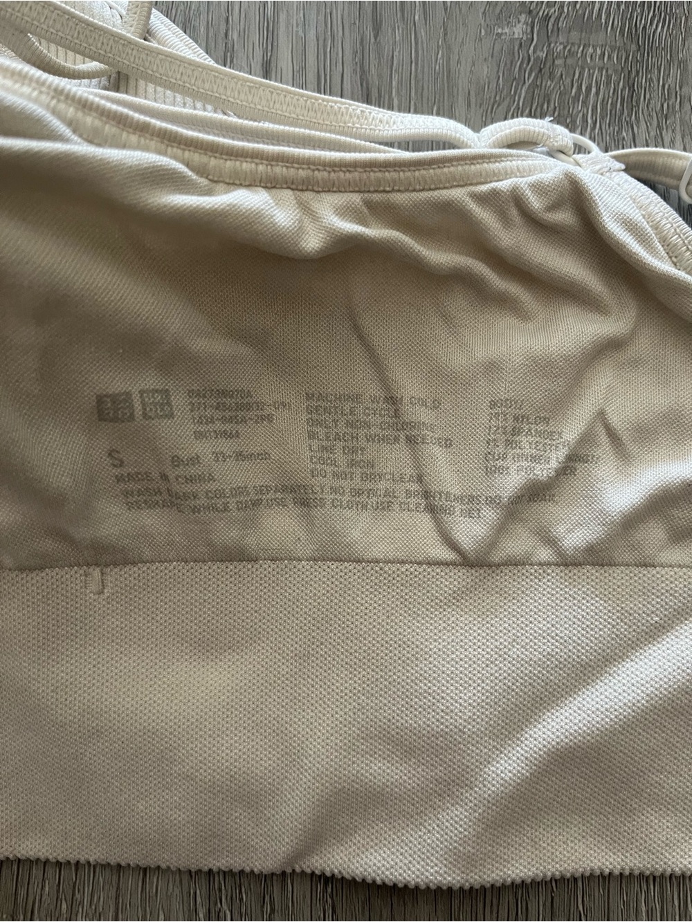 Uniqlo Ribbed Seamless Bralette - Picture 3 of 3